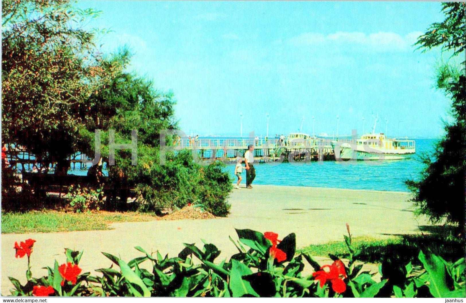 Feodosia - view of the passenger pier of the commercial seaport - boat - Crimea - 1982 - Ukraine USSR - unused - JH Postcards