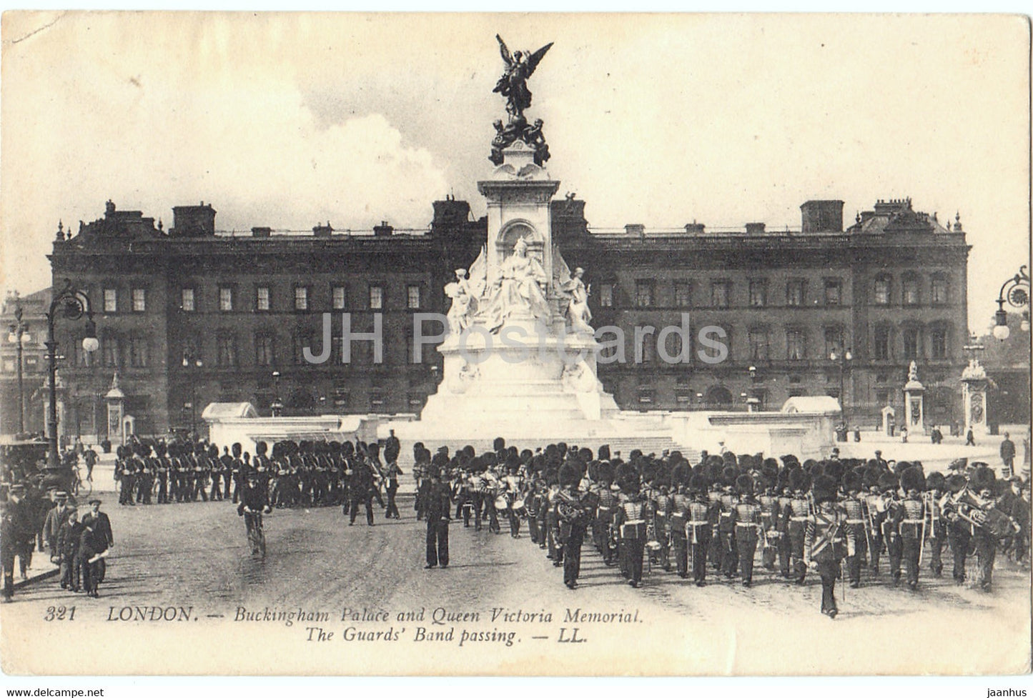 London - Buckingham Palace and Queen Victoria Memorial - Guards 321 LL - old postcard - England - United Kingdom - used - JH Postcards