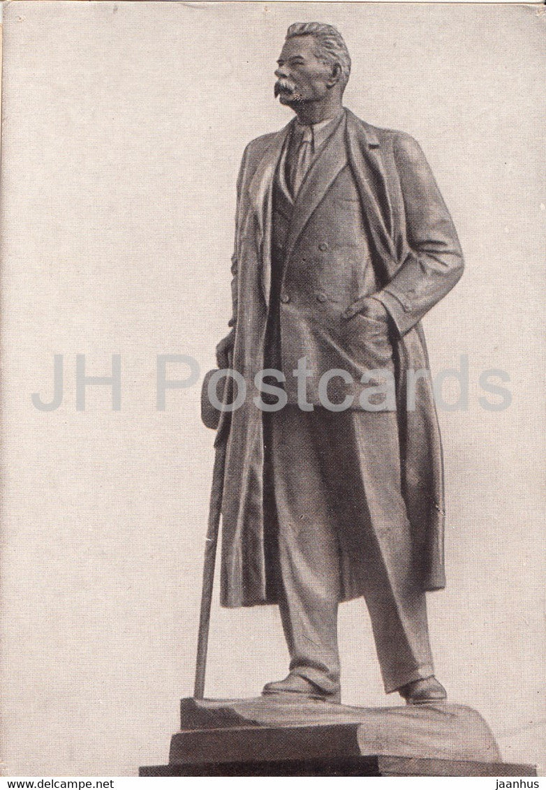 Russian writer Maxim Gorky - sculpture - monument in Moscow - Russian Art - 1957 - Russia USSR - unused - JH Postcards