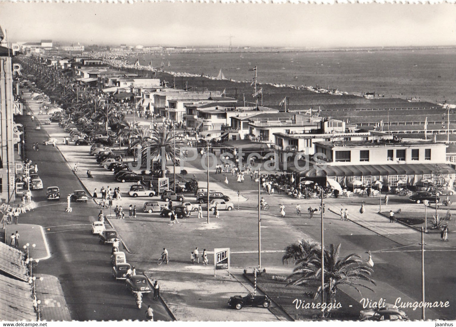 Viareggio - Viali Lungomare - Alleys along the sea - car - beach - old postcard - Italy - used - JH Postcards