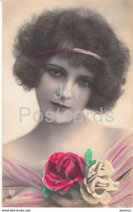 woman - roses - flowers - HB 9247/2 - old postcard - unused - JH Postcards