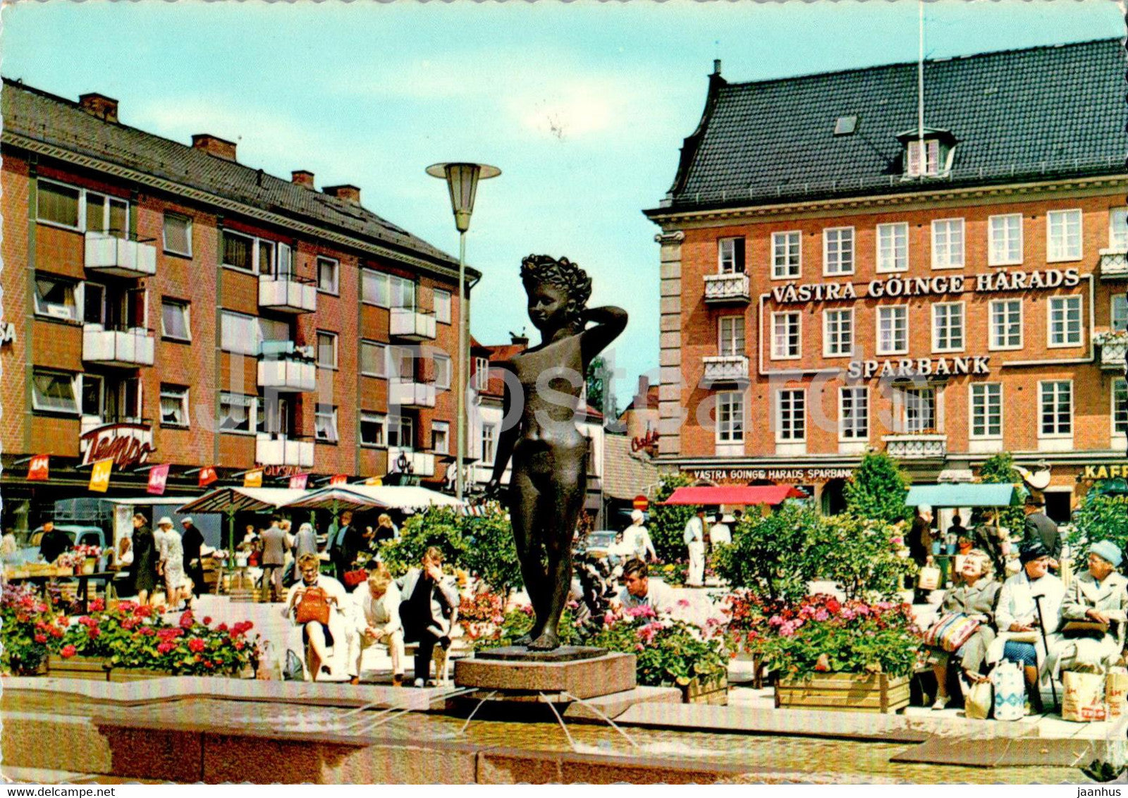 Hassleholm - Torget med skulpturen Varen av Gustav Nordahl - square - sculpture - 642 - 1981 - Sweden - used - JH Postcards