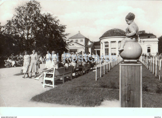 Frantiskovy Lazne - promenada na Mirovem namesti - 1955 - old postcard - Czech Republic - Czechoslovakia - used - JH Postcards