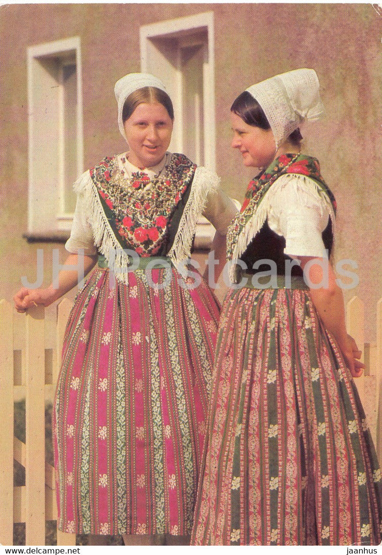 Sorbische Madchen in Hoyerswerdaer Trach - folk costumes - Germany DDR - unused - JH Postcards