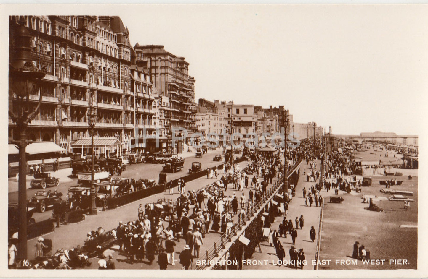 Brighton Front Looking East from West Pier – 16 – alte Postkarte – England – Vereinigtes Königreich – unbenutzt