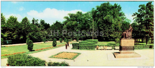 monument to Kreutzwald in Kadriorg - Tallinn - 1968 - Estonia USSR - unused - JH Postcards