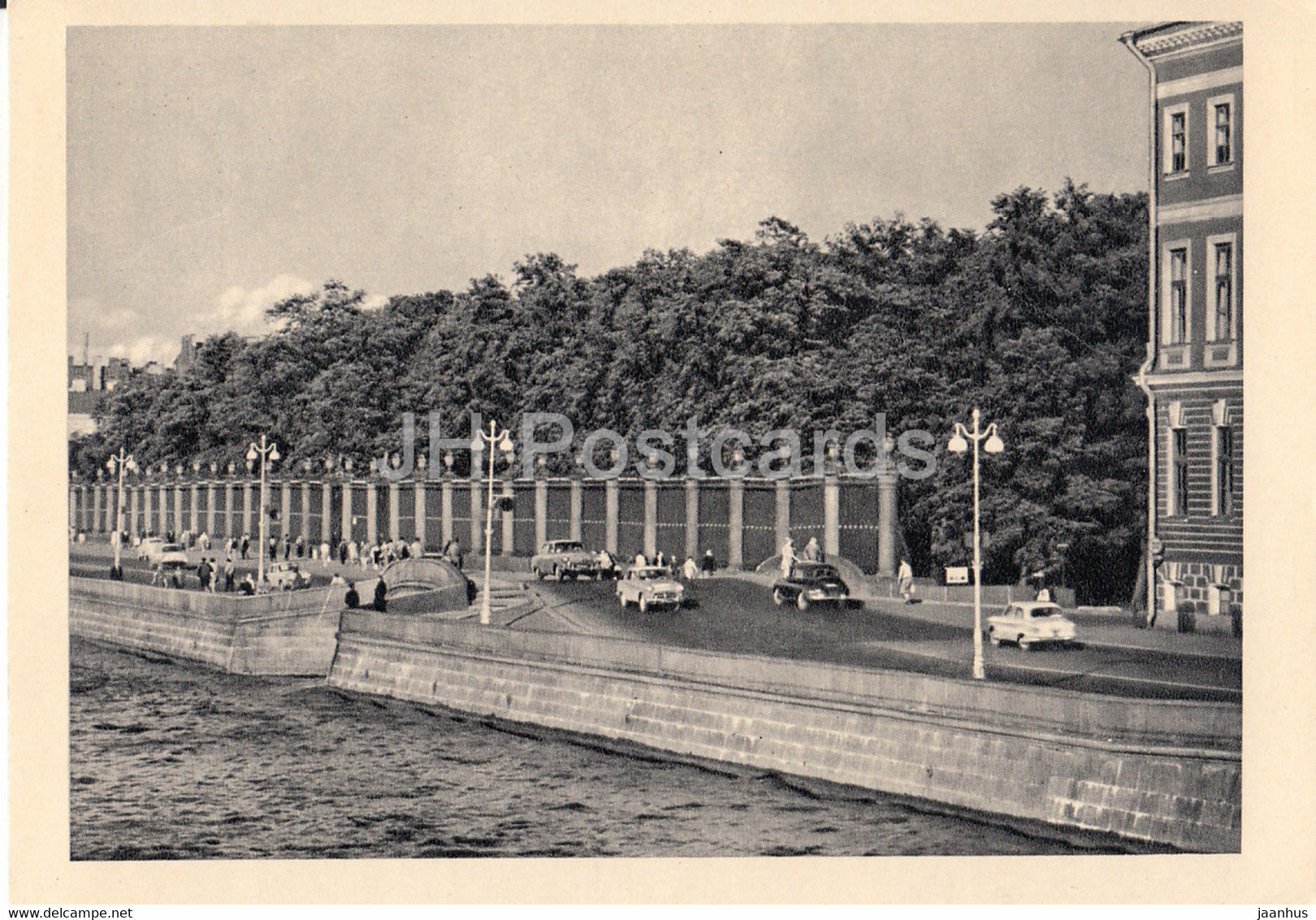 Leningrad - St Petersburg - Neva river embankment near Summer Garden - car Volga - 1963 - Russia USSR - used - JH Postcards