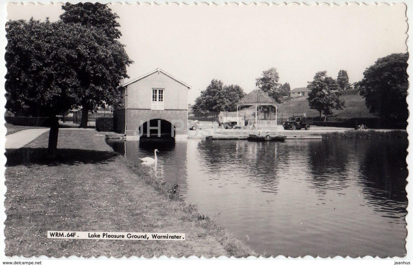 Warminster - Lake Pleasure Ground - WRM.64F - 1970 - United Kingdom - England - used - JH Postcards