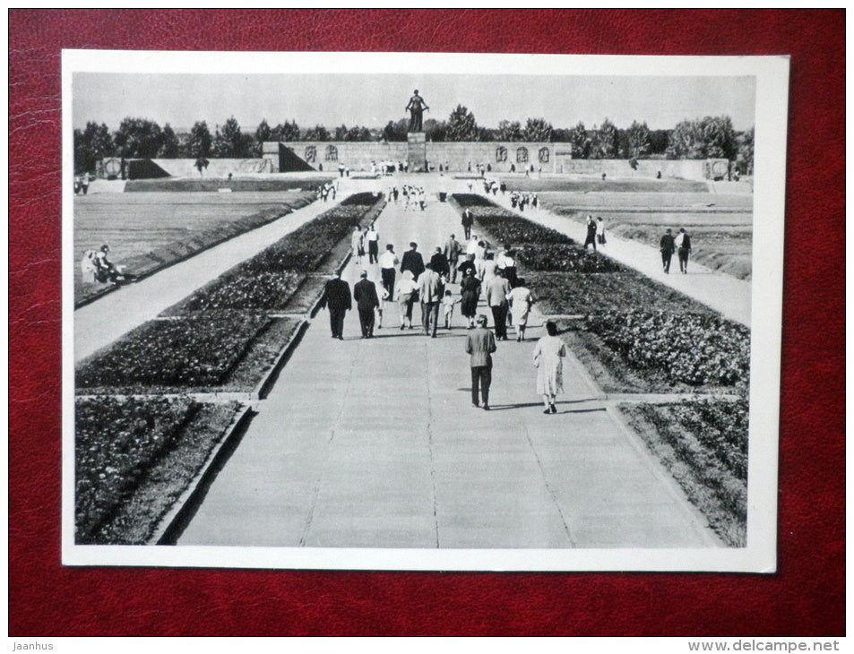 general view - Piskaryovskoye Memorial Cemetery - Leningrad - St. Petersburg - 1966 - Russia USSR - unused - JH Postcards