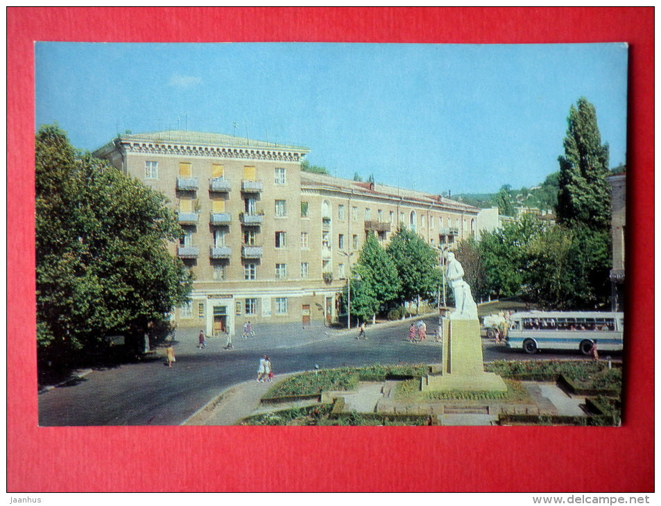 monument to Lenin - bus - Tuapse - 1976 - Russia USSR - unused - JH Postcards