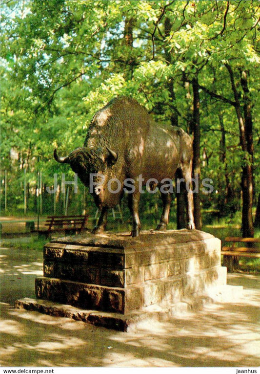 Spala - Zubr - rzezba w parku - sculpture in the park - European bison - animals - Poland - unused - JH Postcards