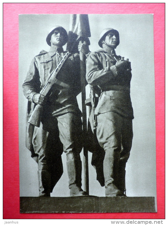 sculpture by B. Pundzius - On Patrol . Vilnius . 1952 - Monumental Sculpture - 1961 - Lithuania USSR - unused - JH Postcards