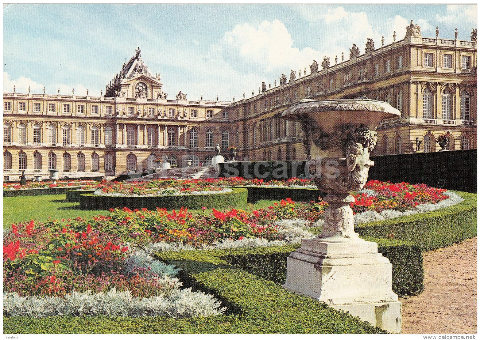 Versailles - Le Chateau , Parterre Nord - The Castle , the Flower-beds (North) - France - unused - JH Postcards