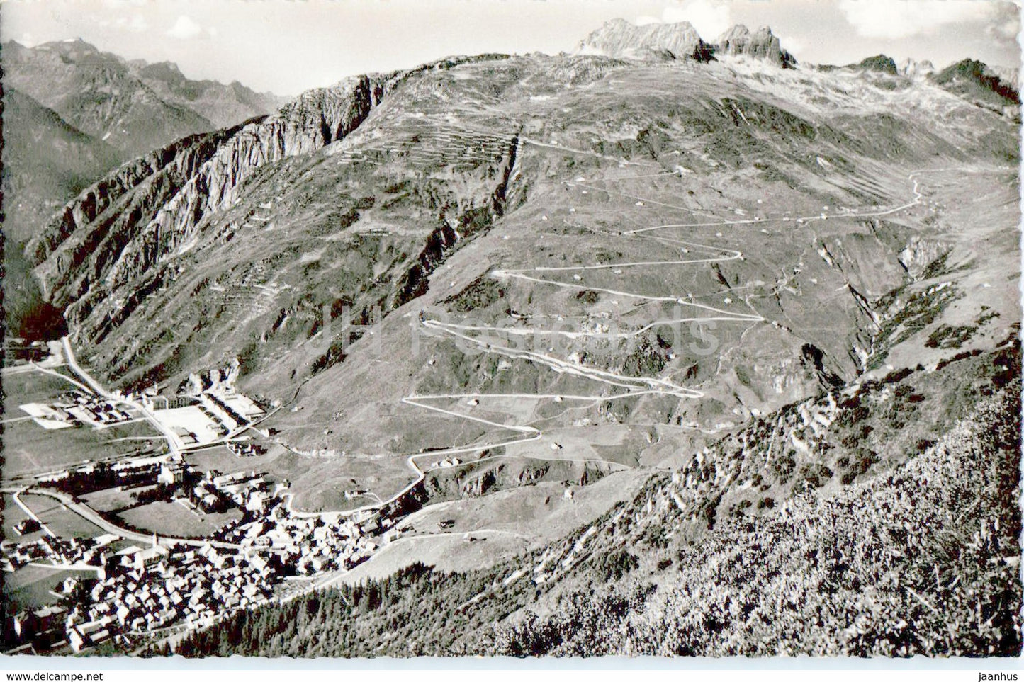 Andermatt mit Oberalpstrasse - 1077 - old postcard - Switzerland - unused - JH Postcards