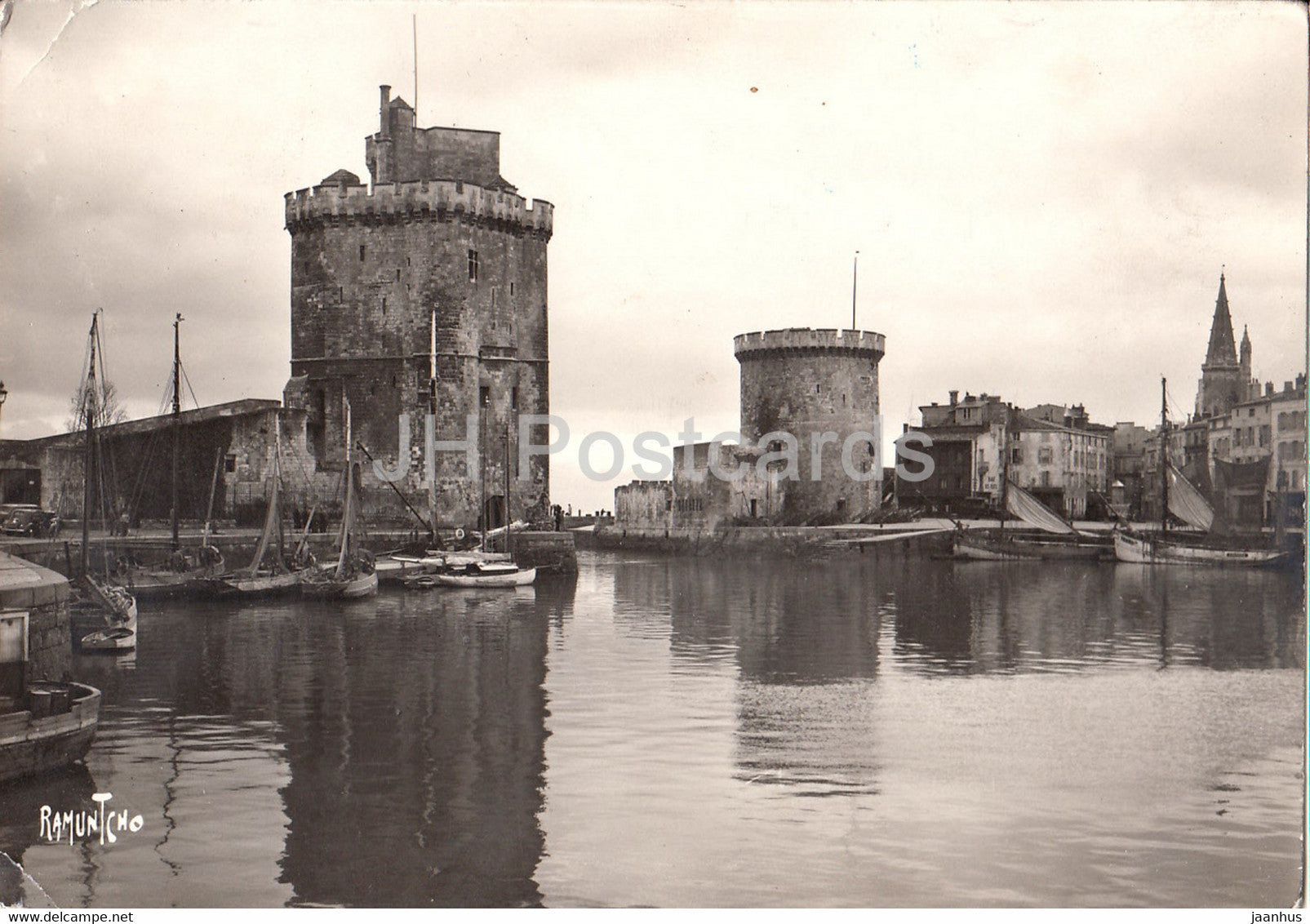 Sortie du port de La Rochelle - sailing boat - old postcard - France - unused - JH Postcards