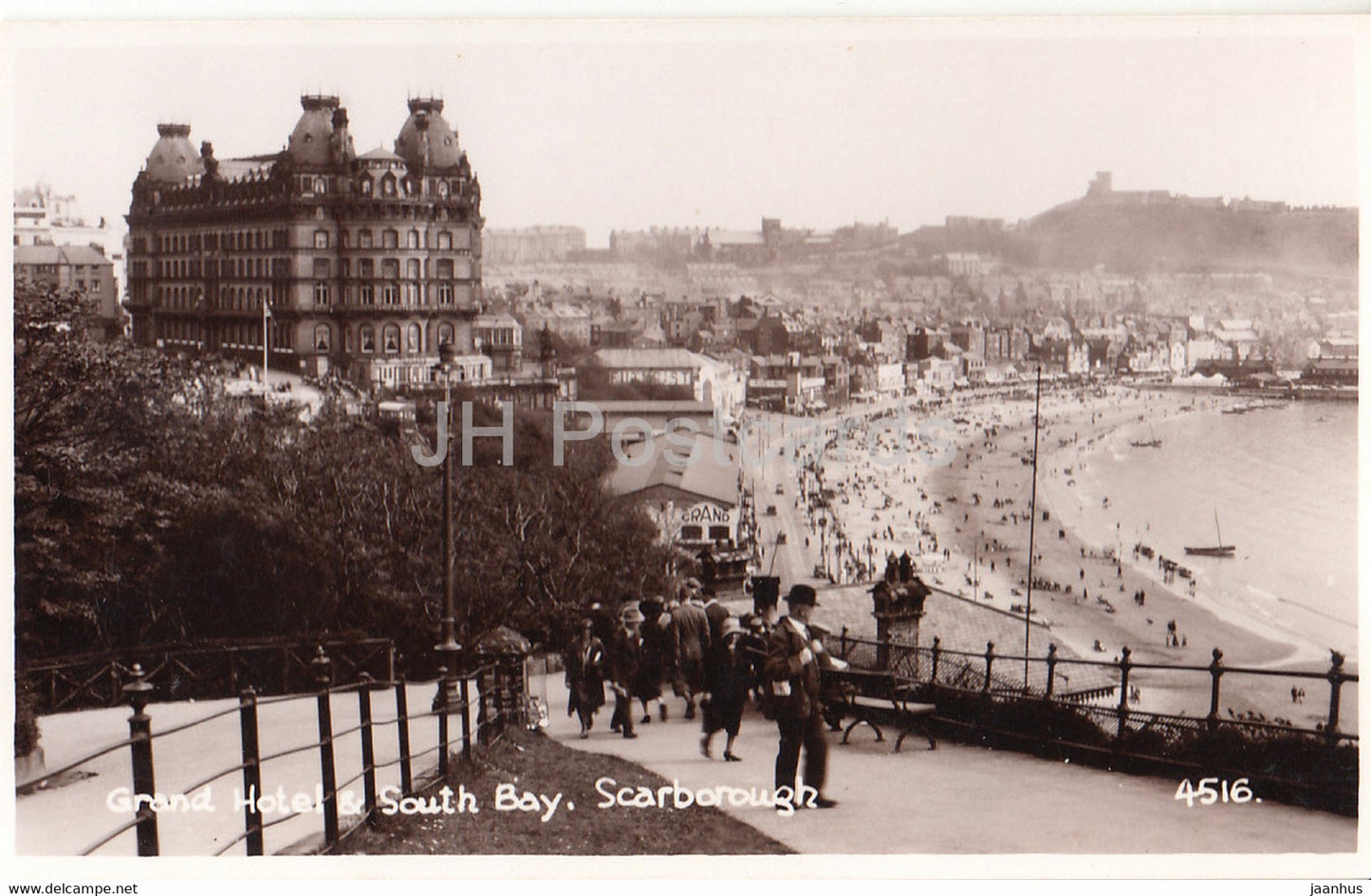 Scarborough - Grand Hotel & South Bay - 4516 - old postcard - England - United Kingdom - unused - JH Postcards