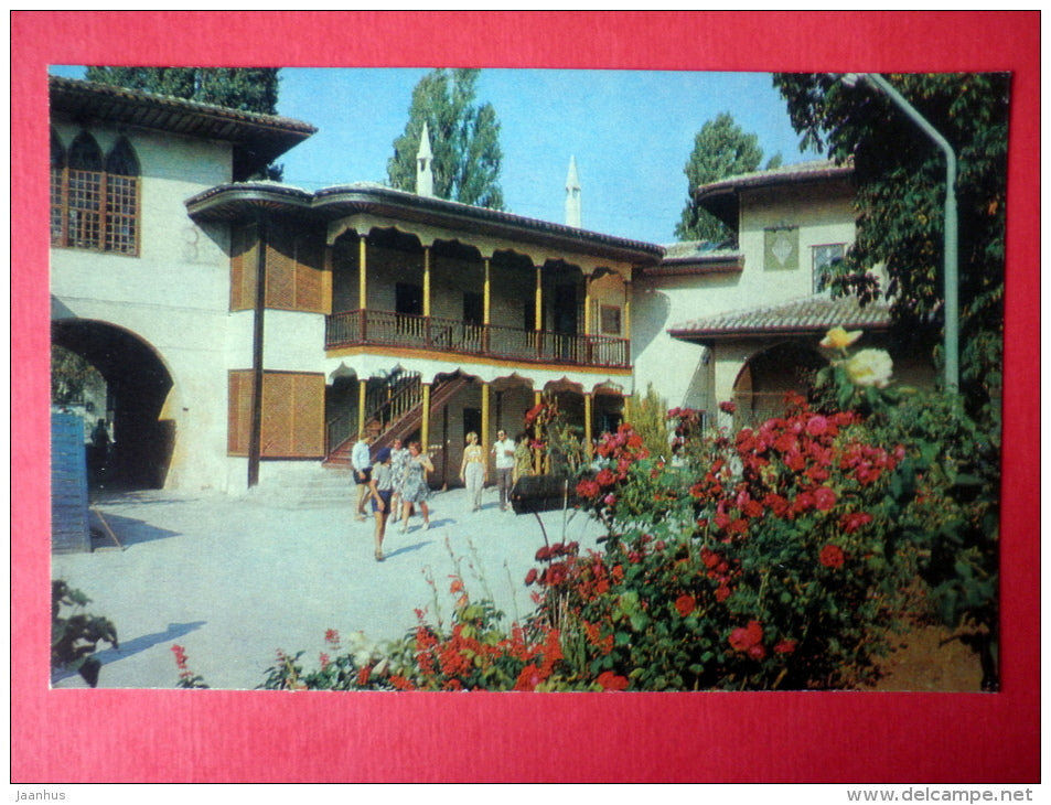 In the courtyard of the former Khan's Palace - Bakhchysarai Museum - Crimea - 1979 - Ukraine USSR - unused - JH Postcards