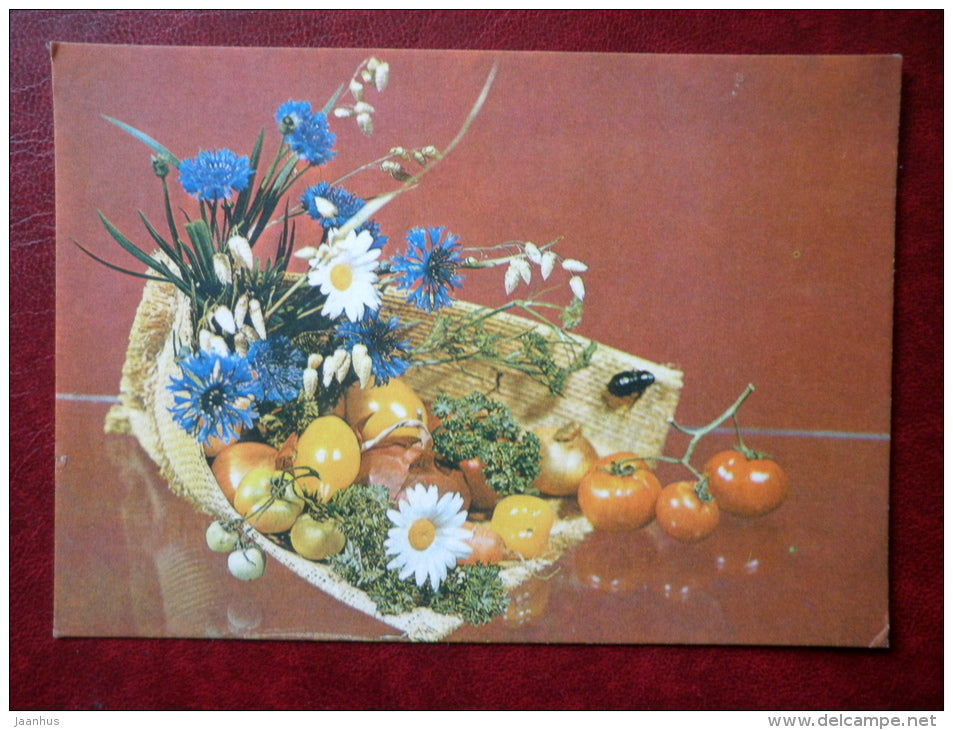 Flowers composition - Autumn - tomatoes - daisies - cornflowers - 1981 - Estonia USSR - unused - JH Postcards