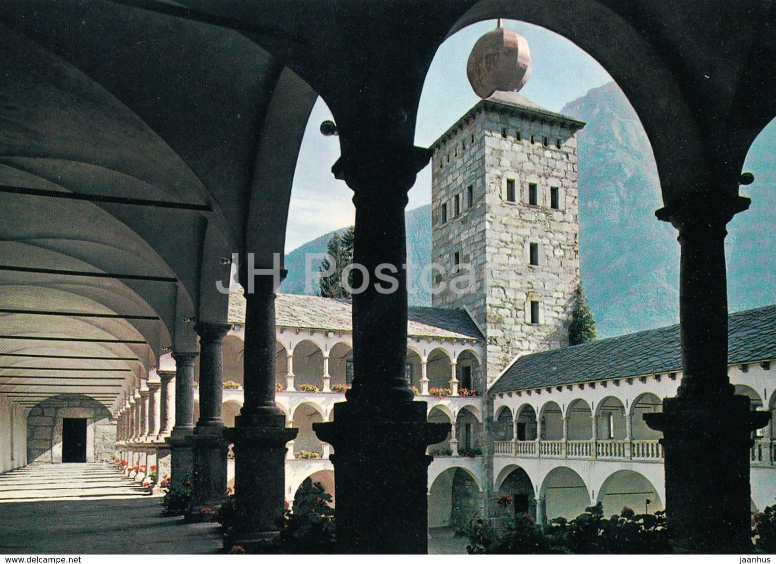 Brig - Brigue - Stockalperschloss in Brig mit Hof und Arkadenlauben - castle - 44975 - Switzerland - unused - JH Postcards