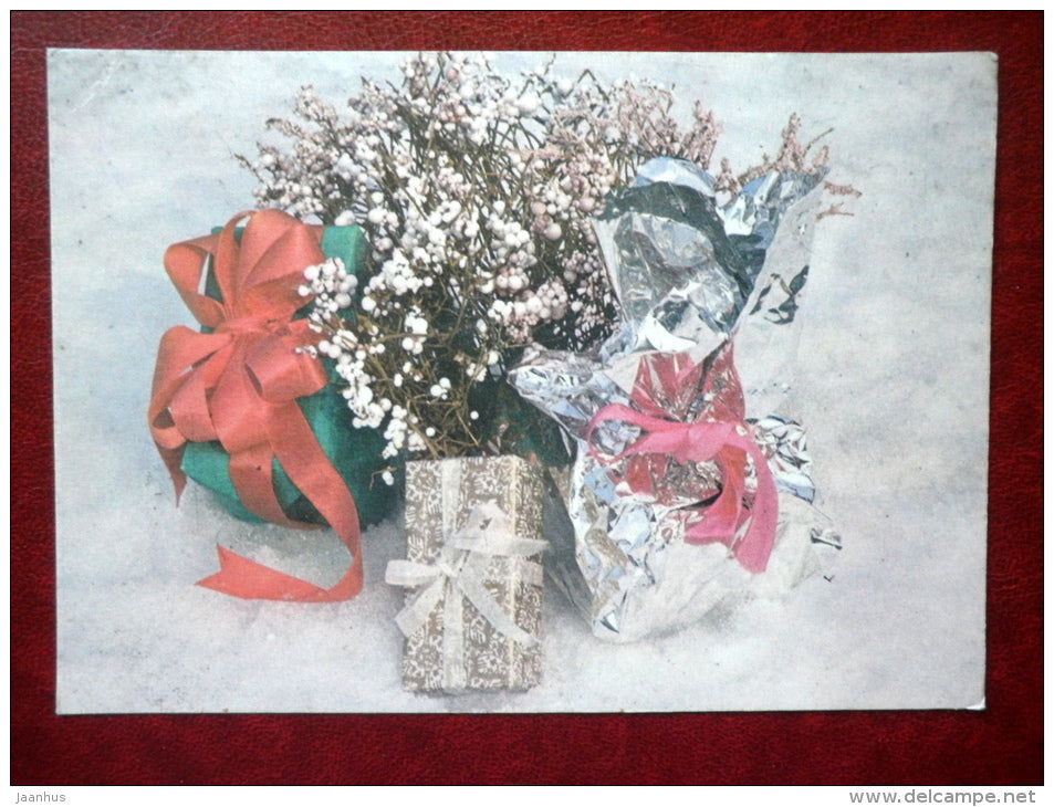 New Year Greeting card - gifts - 1986 - Estonia USSR - used - JH Postcards