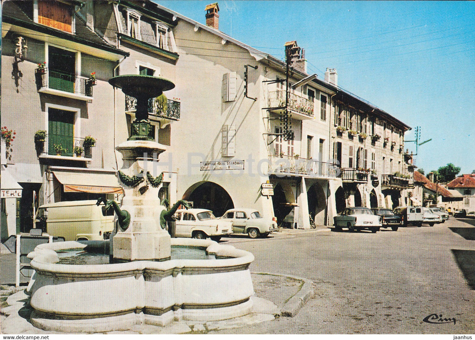 Rumilly - La Fontaine et les Arcades - car - France - unused - JH Postcards