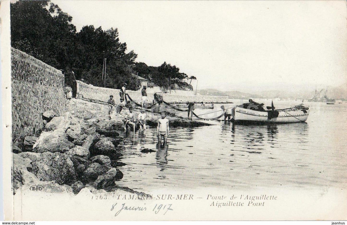 Tamaris Sur Mer - Pointe de l'Aiguillette - boat - 1263 - old postcard - France - unused - JH Postcards