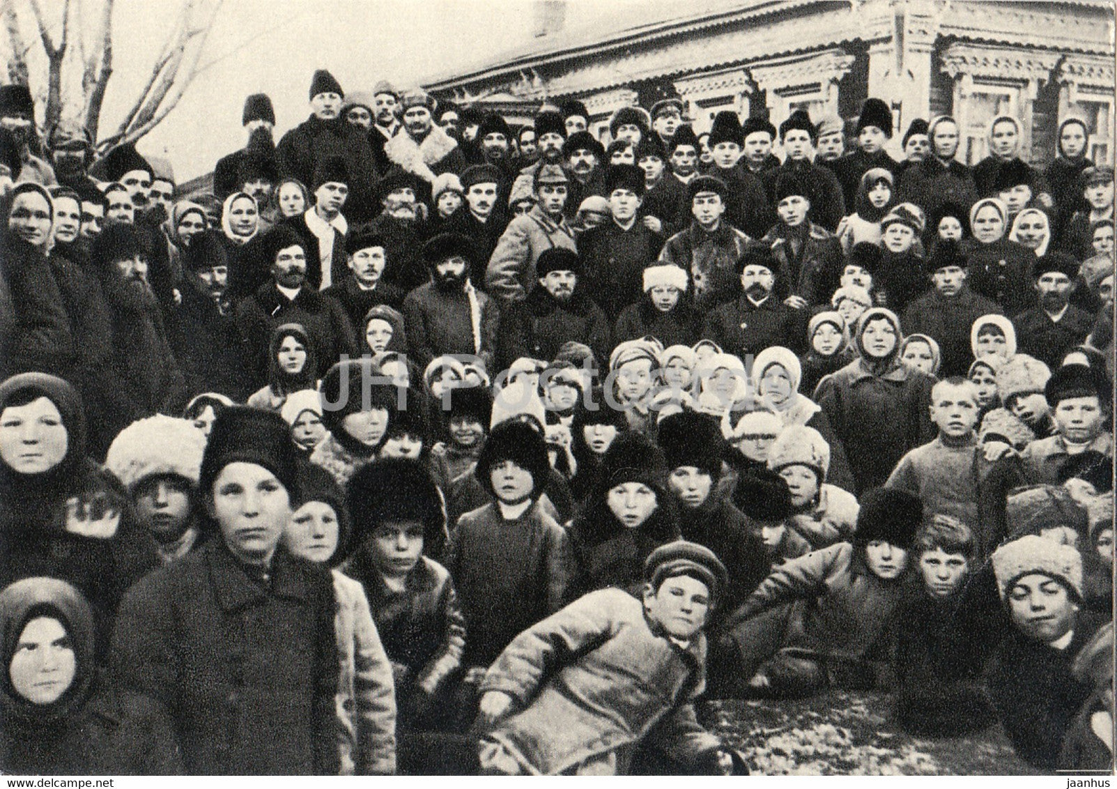 Vladimir Lenin - Lenin and Krupskaya among peasants of Kashino Village , 1920 - 1965 - Russia USSR - unused - JH Postcards