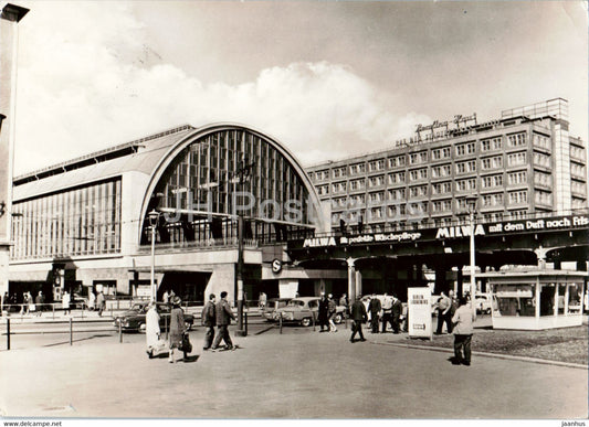 Berlin - S Bahnhof Alexanderplatz - railway station - old car - old postcard - Germany DDR - used - JH Postcards