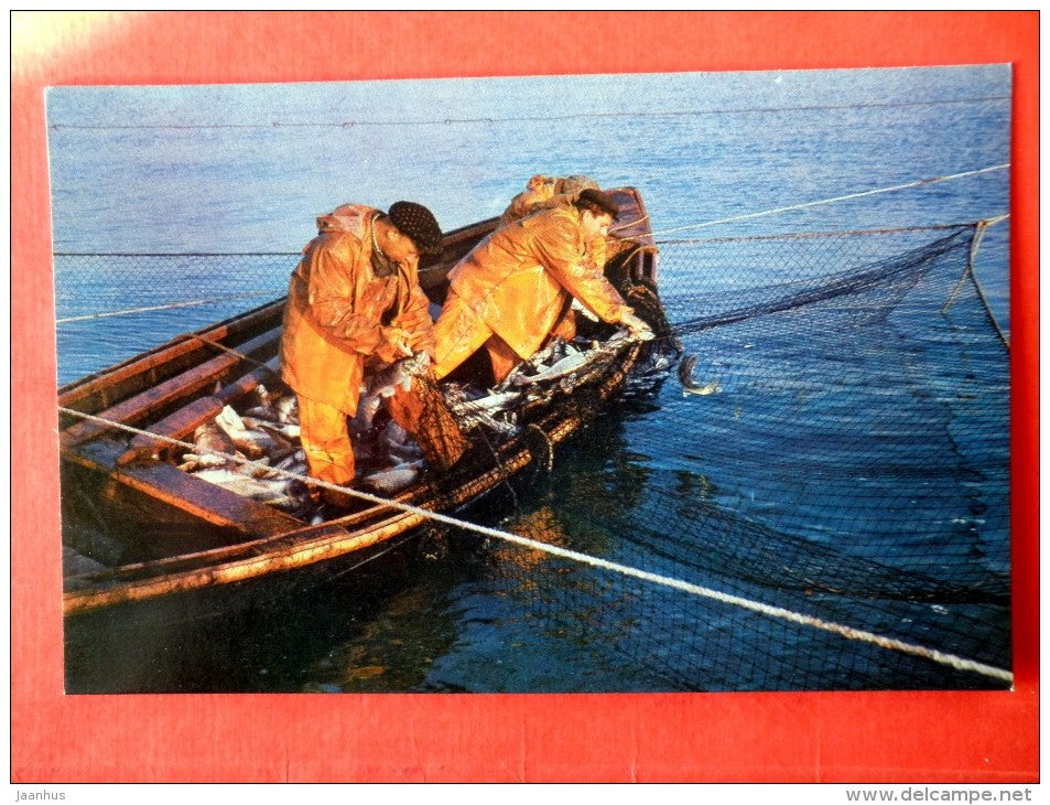 fishermen at Volga river - boat - Volga river - 1972 - Russia USSR - unused - JH Postcards