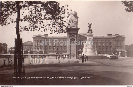 London - Buckingham Palace and Victoria Memorial - old postcard - England - United Kingdom - unused - JH Postcards