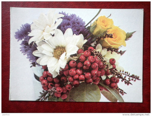 Greeting card - yellow roses - rowan berries - cornflower - flowers - 1987 - Estonia USSR - used - JH Postcards