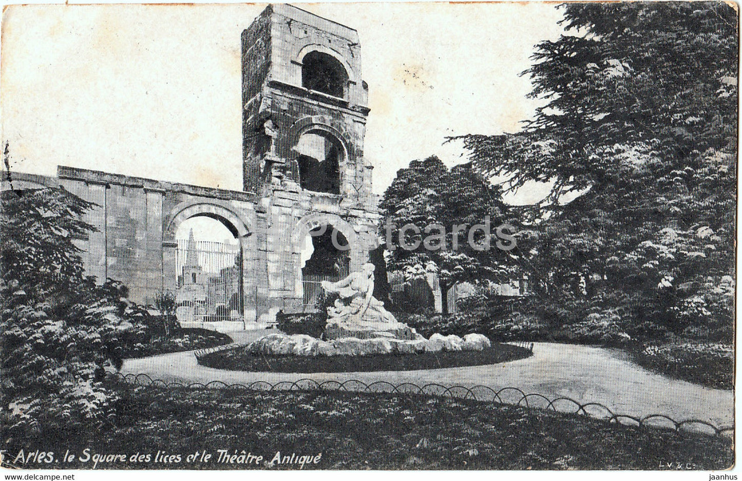 Arles - Le Square des lices et le Theatre Antique - old postcard - 1906 - France - used - JH Postcards