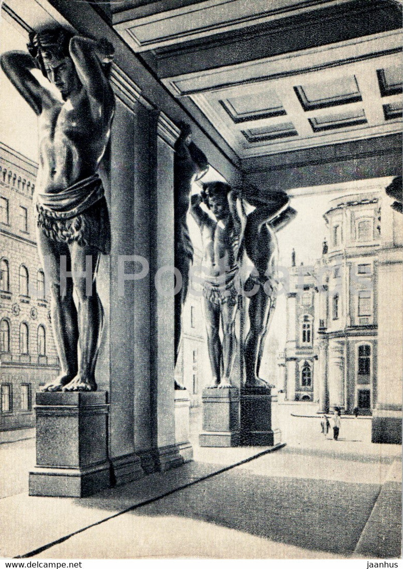 Leningrad - St Petersburg - Main entrance to the New Hermitage - old postcard - 1957 - Russia USSR - unused - JH Postcards