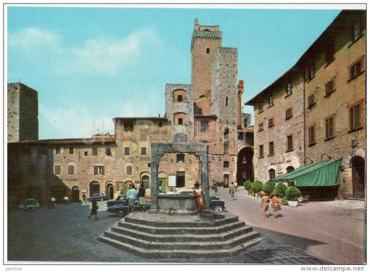 Piazza della Cisterna - square - Citta di S. Gimignano - Siena - Toscana - 17647 - Italia - Italy - unused - JH Postcards