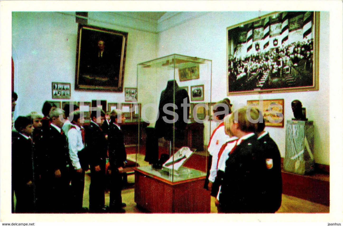 Moscow - Lenin Central Museum - exposition - pioneers - 1978 - Russia USSR - unused - JH Postcards