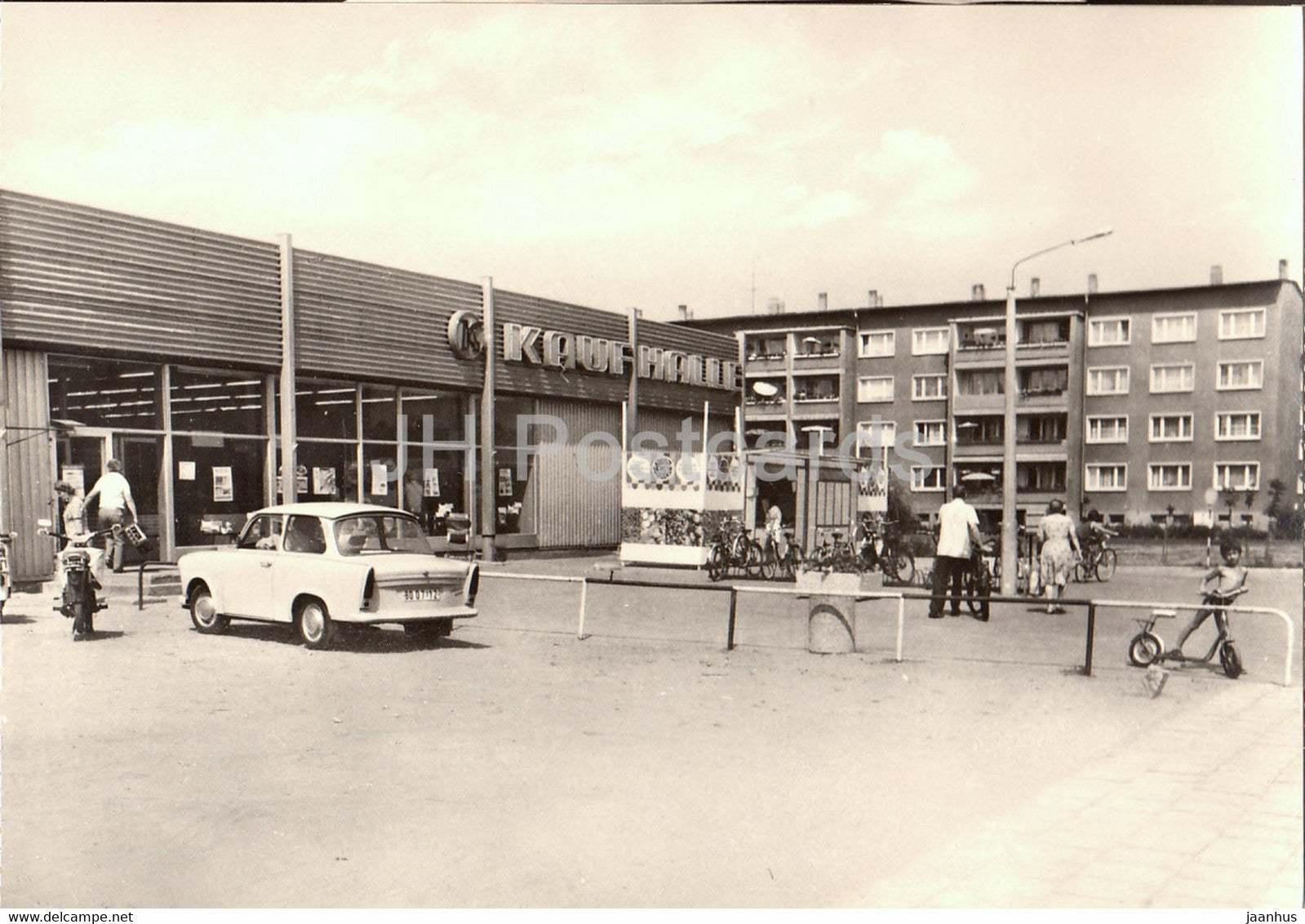 Gustrow - Konsum Kaufhalle an der Elisabethstrasse - car Trabant - Germany - unused - JH Postcards