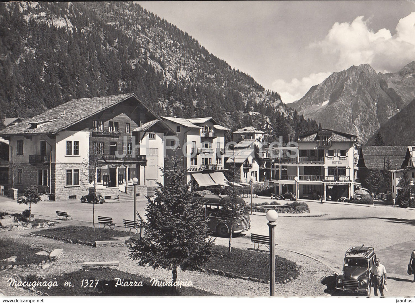 Macugnaga 1327 m - Piazza Municipio - car - bus - old postcard - 1953 - Italy - used - JH Postcards