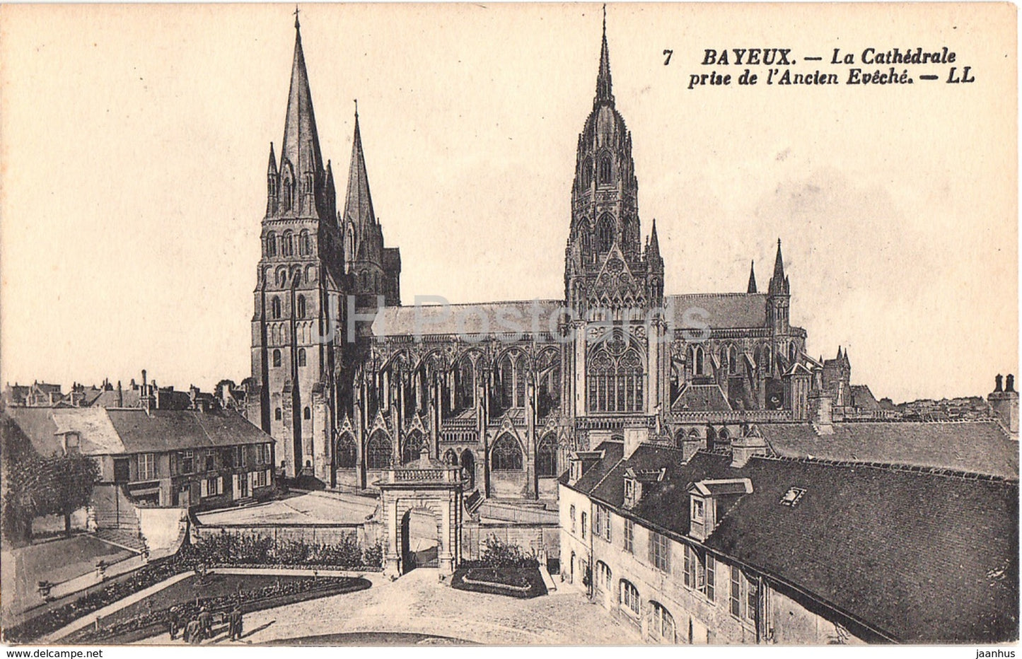 Bayeux - La Cathedrale - Prise de l'Ancien Eveche - cathedral - 7 - old postcard - France - unused - JH Postcards