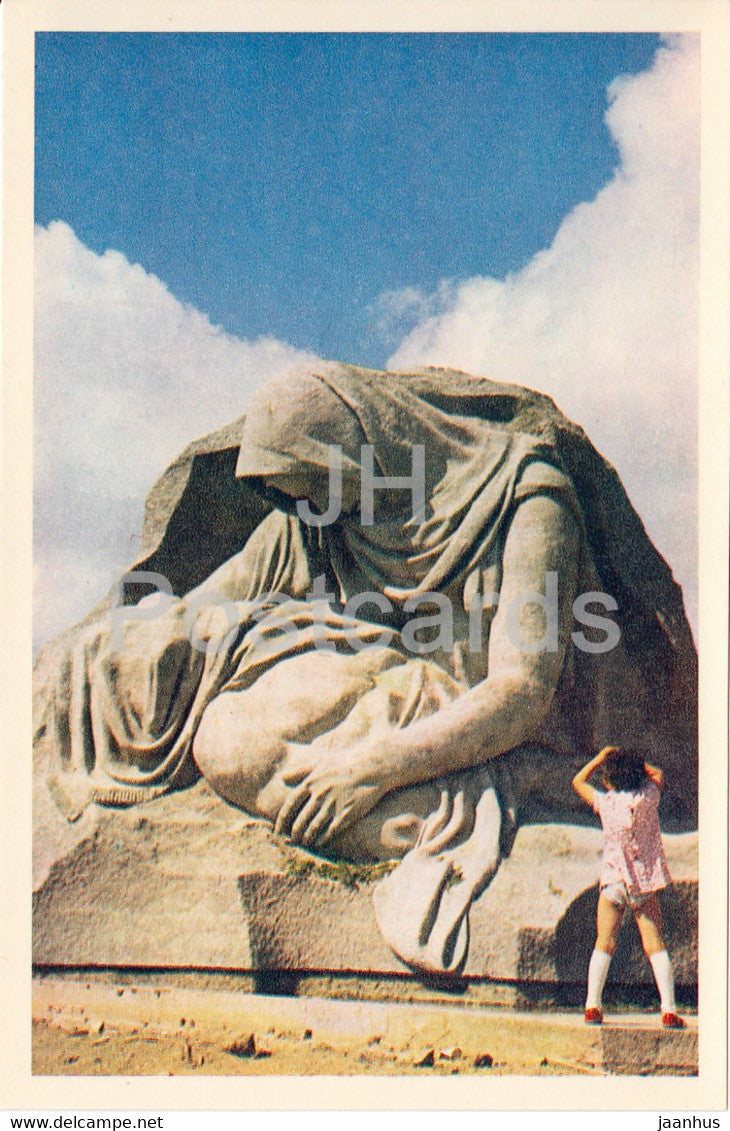 Volgograd - Memorial to the Fallen Solders of the Stalingrad Battle - The Grieving Mother - Russia USSR - unused - JH Postcards