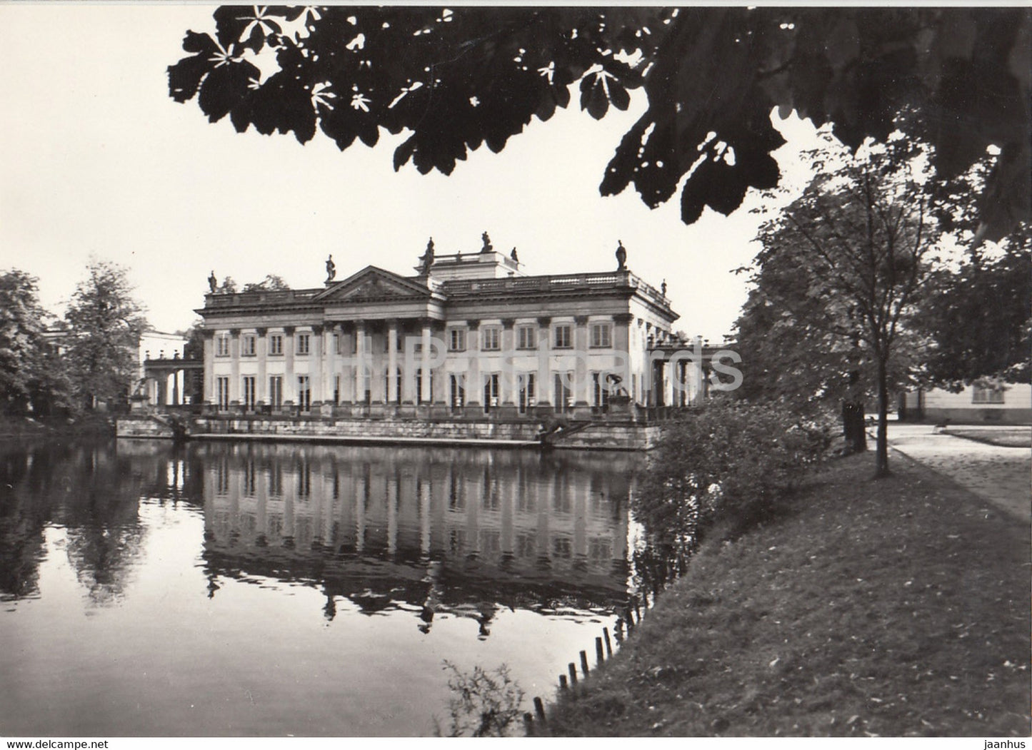 Warszawa - Warsaw - Lazienkowski Park with the former Royal Palace - Poland - unused - JH Postcards