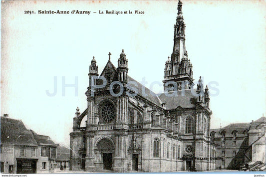 Sainte Anne d'Auray - La Basilique et la Place - cathedral - 2051 - old postcard - France - unused - JH Postcards