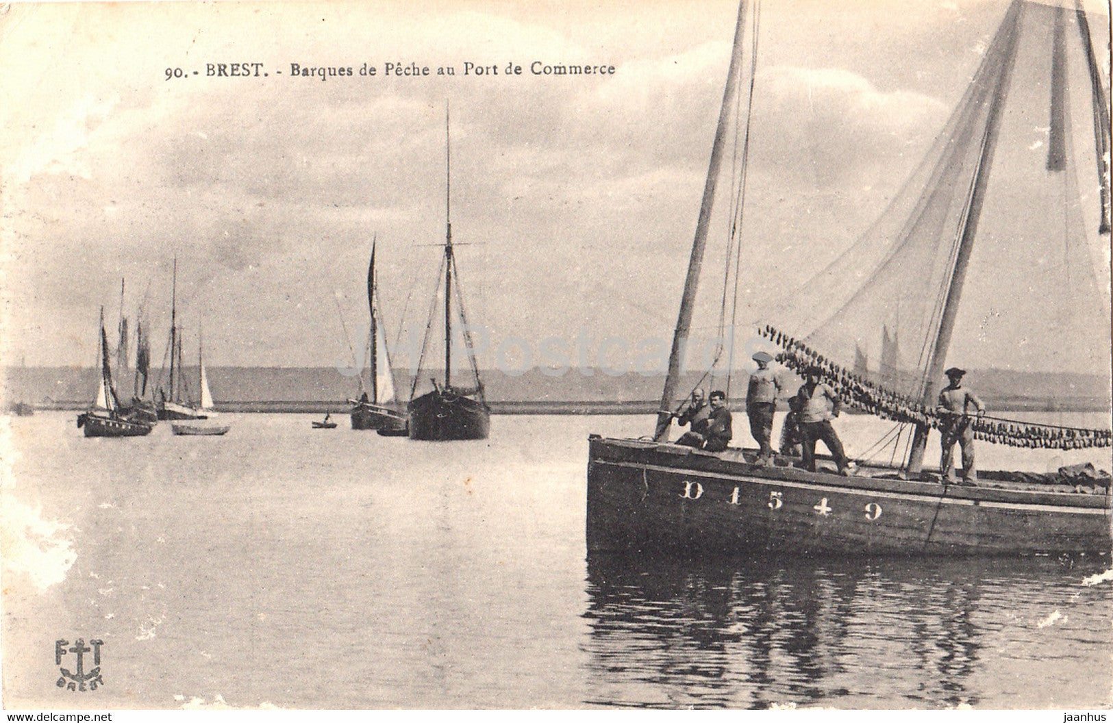 Brest - Barques de Peche au Port de Commerce - fishing ship - boat - 90  old postcard - 1919 - France - used - JH Postcards