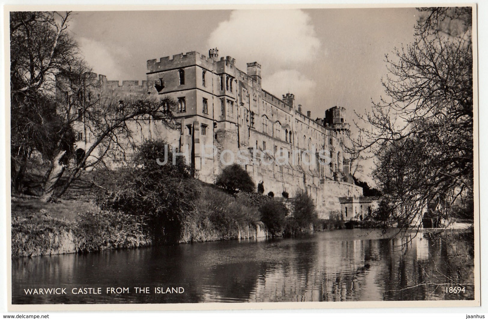 Warwick Castle from Island - 18694 - United Kingdom - England - used - JH Postcards