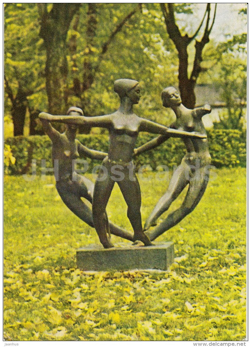 in the greenery - sculpture - Riga - Latvia USSR - unused - JH Postcards