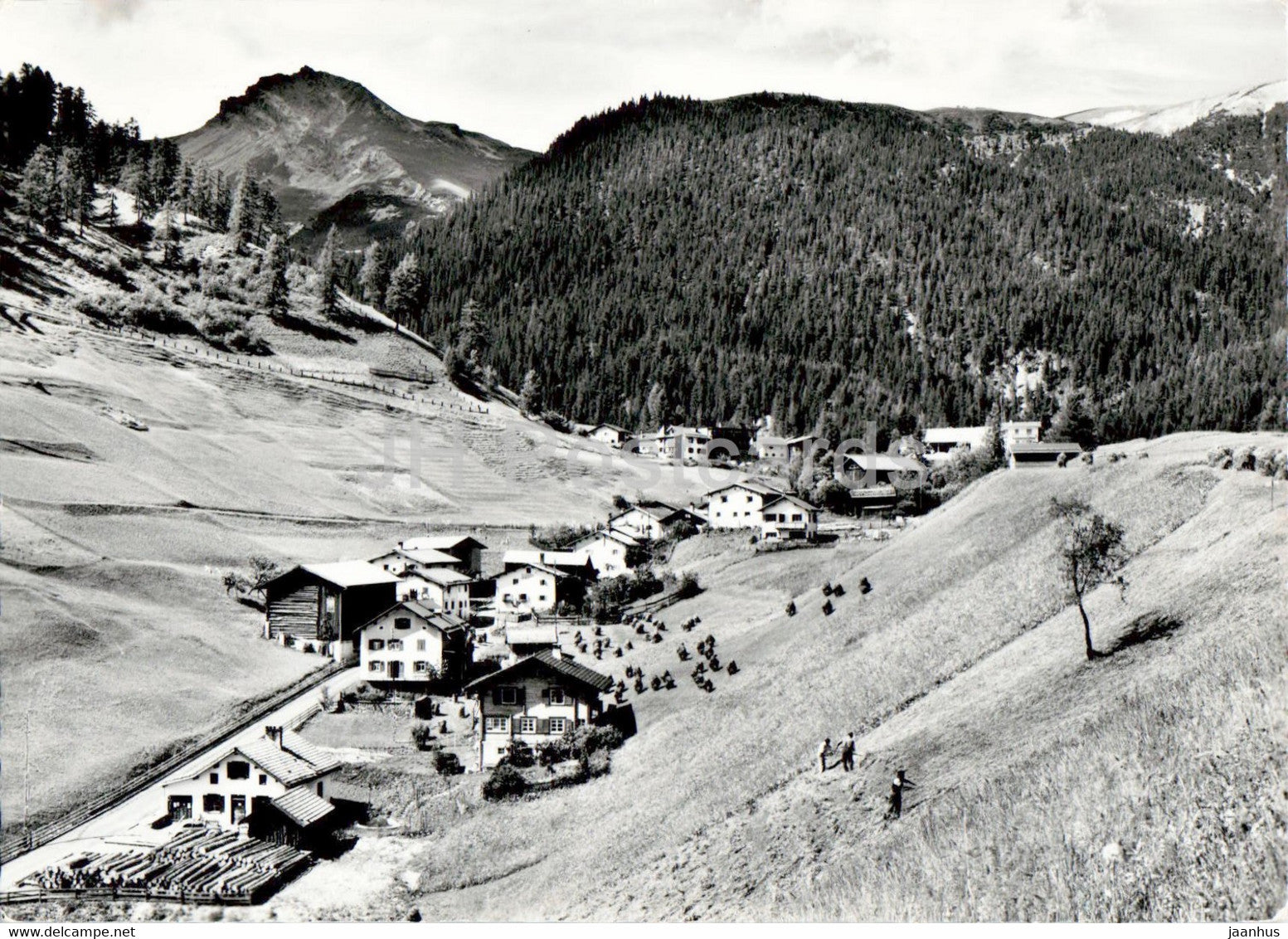 Wiesen 1437 m - Graubunden - Valbellahorn - 1961 - Switzerland - used - JH Postcards