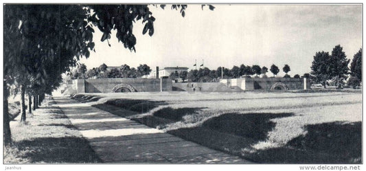 Common Graves - Piskaryovskoye Memorial Cemetery - Leningrad - 1967 - Russia USSR - unused - JH Postcards