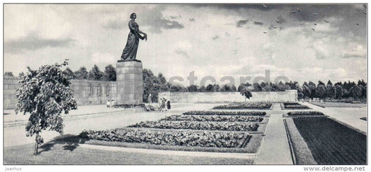 statue of Motherland - Piskaryovskoye Memorial Cemetery - Leningrad - 1967 - Russia USSR - unused - JH Postcards