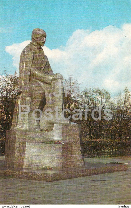 Riga - monument to Latvian writer Janis Rainis in the Communards Park - Latvia USSR - unused - JH Postcards