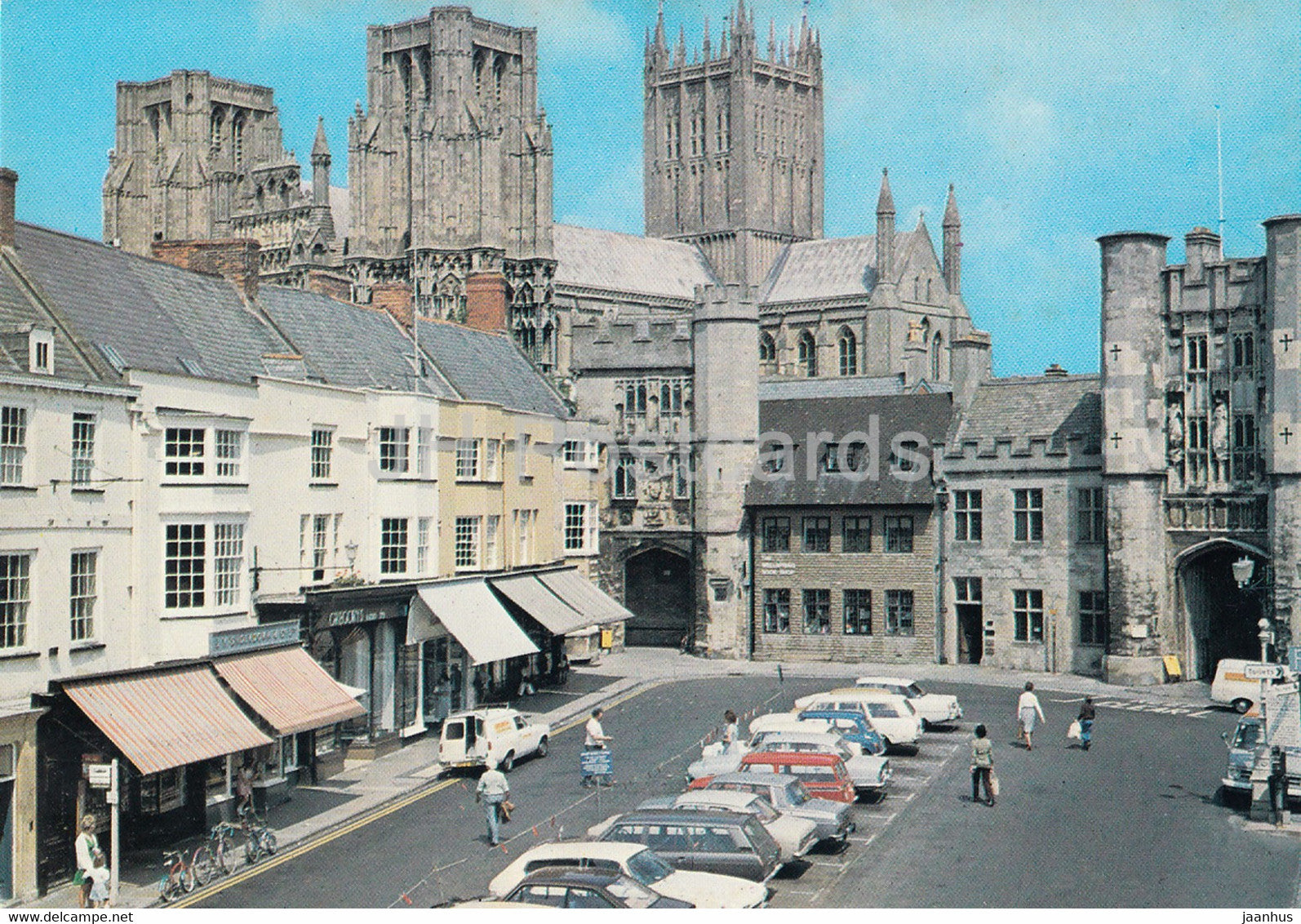 The Market Place - Wells - Somerset - car - England - United Kingdom - unused - JH Postcards