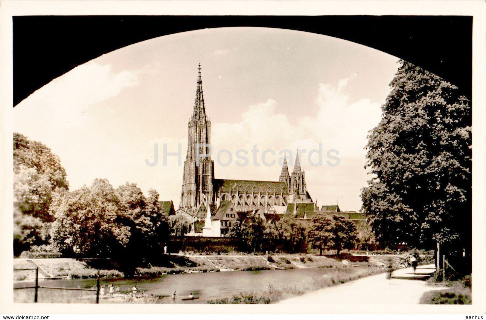 Das Ulmer Munster - cathedral - old postcard - Germany - unused - JH Postcards